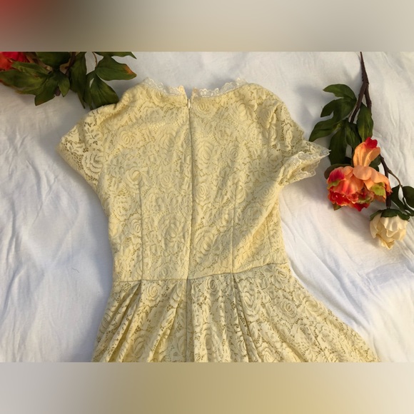 1950s style yellow lace vintage swing dress - Picture 9 of 10
